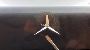 Снятие эмблемы на багажнике мерседес