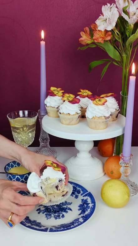 🍋🫐"Чернично-лимонные кексы с курдом и меренговым кремом" Рецепт от @_blossom_cakes_