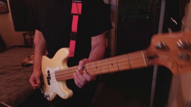 Oliver Houston - Holy Toast [Bass Cover] смотреть онлайн