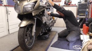 YAMAHA FJR 1300 OIL CHANGE