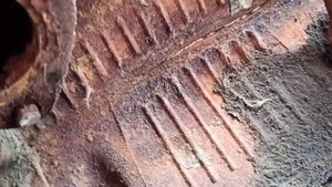 ЗИЛ 130 проблемный лопнутый блок пытаюсь заварить, пока что безрезультатно...