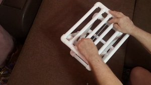 изделия из пластиковых труб - складной стульчик