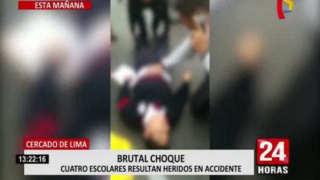 Cuatro escolares quedan heridos tras choque de mototaxi y auto en el Cercado de Lima (1/2) смотреть онлайн