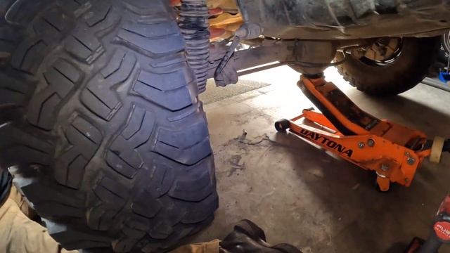 Jeep Grand Cherokee Overland Suspension Upgrade! @Fuelnomenal смотреть онлайн