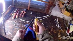 Инструменты для зачистки кабеля.