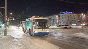 Троллейбус БТЗ-52768А в Кирове на Октябрьском проспекте (06.01.2024)