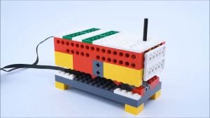 wedobots™:  Radio Box with LEGO® WeDo™ bricks