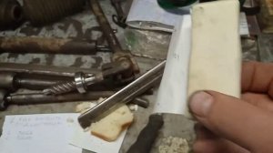 Как выбить подшипник  хлебной мякишью или мылом. 4-ая серия.