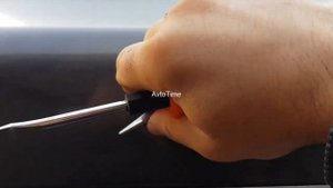 Снятие Эмблемы  на Богажнике Мерседес w210