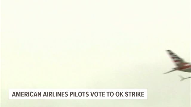Pilots at American Airlines vote to authorize strike amid contract negotiations смотреть онлайн