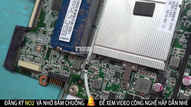 Khách bỏ chạy khi thợ dùng CU Sửa laptop không lên hình смотреть онлайн