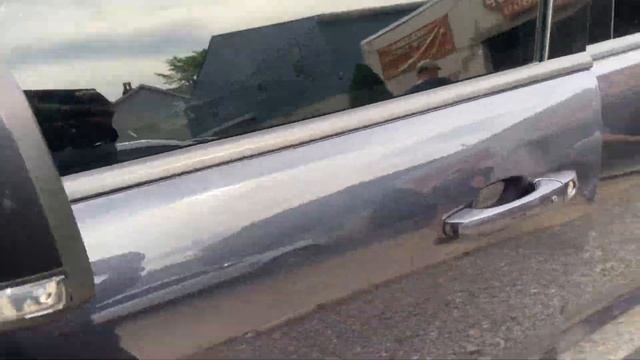 A Cool Mod and Rare Dodge Magnum SRT смотреть онлайн