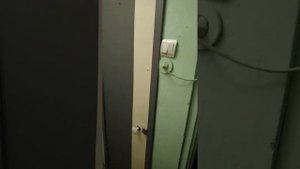 ЗАКРЫЛ В ТУАЛЕТЕ ДРУГА И ВЫКЛЮЧИЛ ТАМ СВЕТ