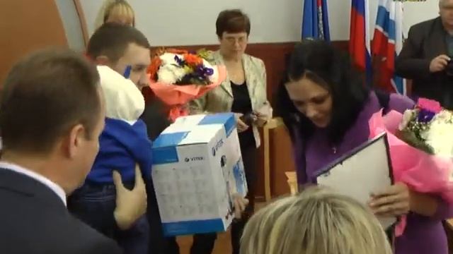 Вручен 40-тысячный сертификат на материнский капитал смотреть онлайн