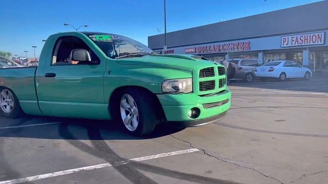 Dodge Ram swinging #LaYoshi #DeLadito смотреть онлайн