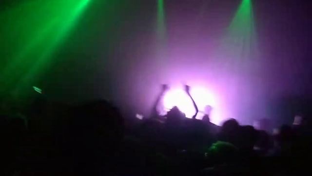 Spencer Brown play Windows 95 On Acid @ Le Trianon 07.11.18 смотреть онлайн