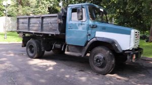 ЗИЛ-4331 в парке.