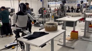 Tesla bot Optimus Robot Can FOLD CLOTHES in 2024: Why is it a Big Thing in Robotics?