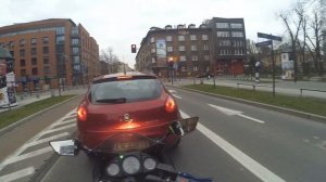 Как в Польше пропускают скорую в пробках и поездка в центр Кракова.