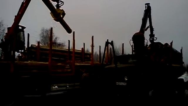 Погрузка на сортиментовоз
