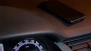 Не спешите покупать Skoda после просмотра видео — это обман. Мигалок нет, дорогу не уступают.