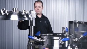 The Revolution Lift™ | Head-Lift Technology | Manways and Pressure Vessels | Holloway America