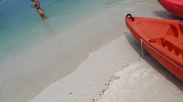 PHI PHI ISLAND TOUR | IBIZA HOSTEL| PHUKET THAILAND |4K смотреть онлайн