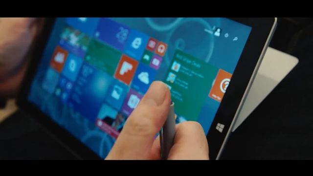 James Mylne Exhibition - Microsoft Surface смотреть онлайн