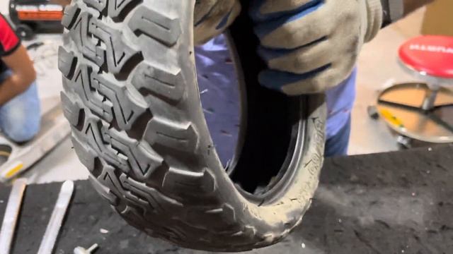 Eveons G-Max Rear tire tube replacement смотреть онлайн
