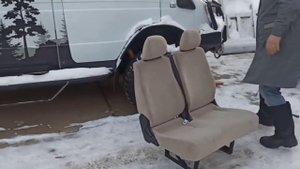 Двухместное сиденье справа от водителя с регулировкой наклона спинок