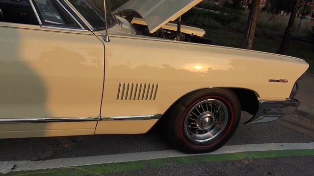 1965 Pontiac 2 plus 2 - A gem of a car in our lost archieves - Downers Grove Car Show смотреть онлайн