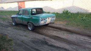 Бернаут на грунте. Еще чутка прожгли москвич 2140