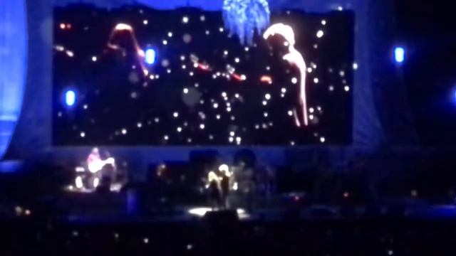 Fleetwood Mac - Landslide - Qudos Bank Arena Sydney Australia August 15 2019 Stevie Nicks Neil Finn смотреть онлайн