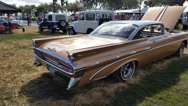 1961 Pontiac Bonneville смотреть онлайн