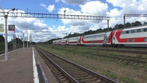 Электровоз ЭП20-069 с двухэтажным поездом №738 "Дневной экспресс" сообщением Брянск - Москва