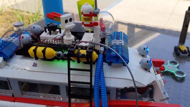 Ghostbusters ECTO-1 10274 | LEGO Icons | Lights #lego #ghostbusters смотреть онлайн