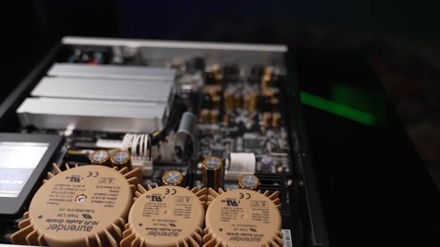 Massive Discount! Aurender A100 Streaming DAC Review w/ Upscale Audio's Kevin Deal & Kat Ourlian смотреть онлайн