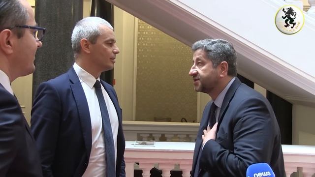 ИЗВЪНРЕДНО: Костадин Костадинов и Цончо Ганев хванаха национален предател в НС