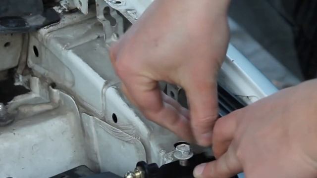 Montaż Siłowników Maski SsangYong Korando III 3 Tlumiče Kapoty Amortizoare capota Motorhaubendämpfe смотреть онлайн