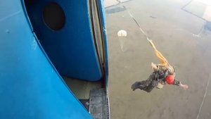 3-й прыжок, выход на поток с принудительным раскрытием парашюта