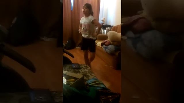 Наша лезгинка,,,,так мы танцуем пока мамы нету дома,,,) смотреть онлайн