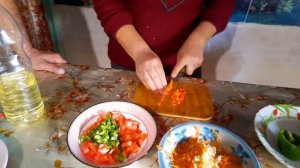 Новый рецепт для меня. Готовлю_ крекеры с овощной икрой ( видео рецепт ).