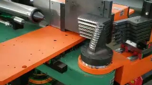 Работа измерительного центра и трубогиба Pedrazzoli 1 смотреть онлайн