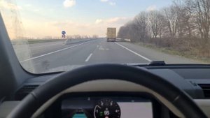 Defender 2020 110 Adaptive Cruise Assist on highway, real-life test