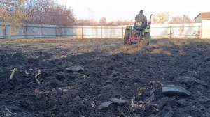 Осенняя вспашка огорода Китайским плугом.