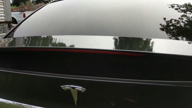 Watch The Power Rear Spoiler On The Tesla Model X Pop Up :) смотреть онлайн