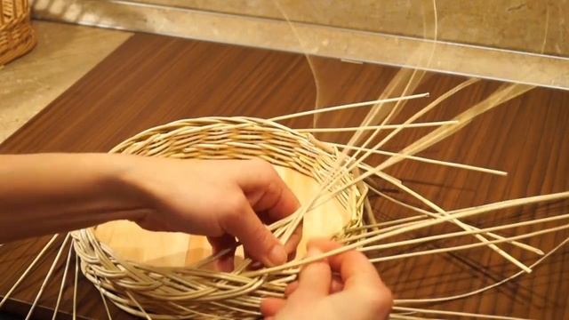 Русская ива. 12 урок. Плетение боковой косы. смотреть онлайн