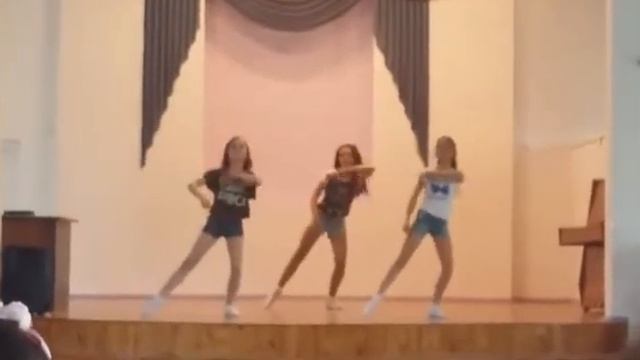 Танец на выпускной♥ смотреть онлайн