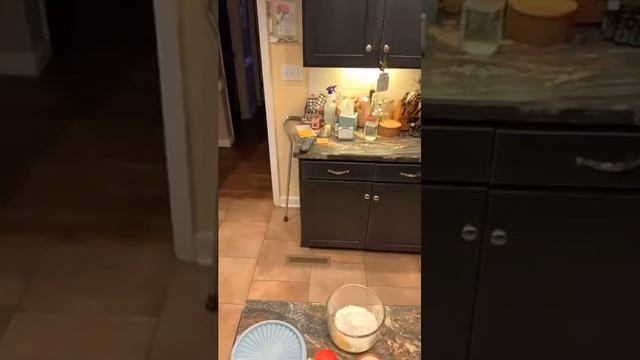 Aunt Peggy's Crumble for Apple Pie смотреть онлайн