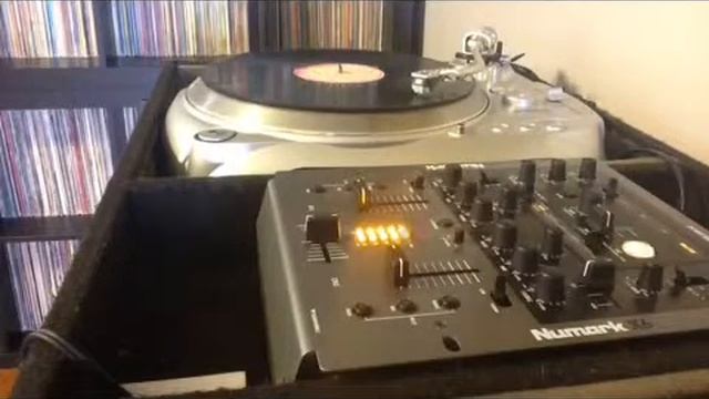 Sam Hinds - walk away смотреть онлайн